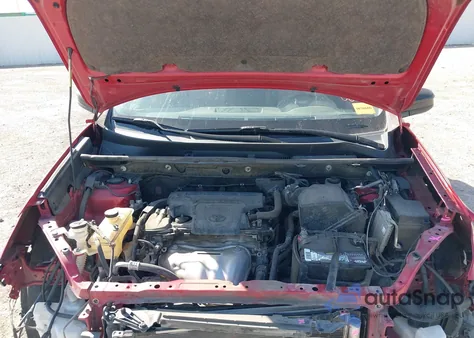 2015 Toyota Rav4 Le z USA, uszkodzony, nr VIN JTMZFREV7FJ049326